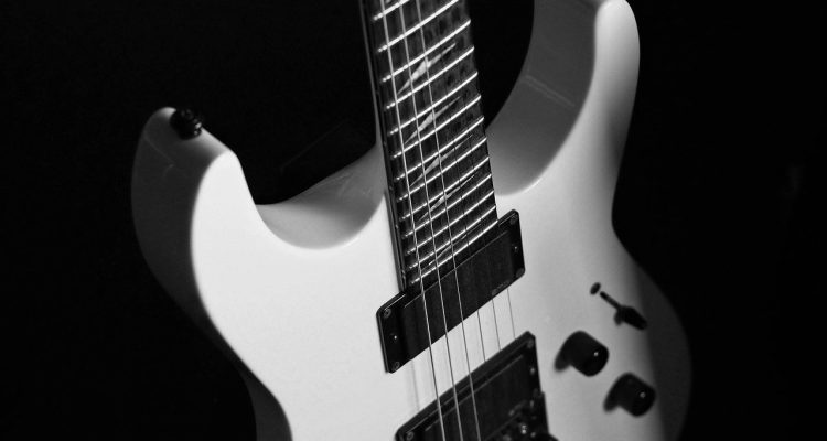 découvrez notre vaste sélection d'instruments de musique, allant des guitares aux pianos, en passant par les percussions et plus encore. que vous soyez débutant ou musicien confirmé, trouvez l'instrument parfait pour exprimer votre passion et votre créativité.