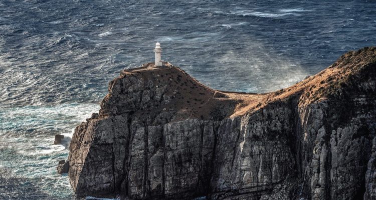 découvrez l'univers captivant du rock, un genre musical emblématique qui a marqué des décennies de culture. explorez les groupes légendaires, les concerts énergiques et l'impact durable de cette musique sur la société.