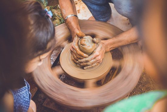 découvrez l'art du savoir-faire inégalé dans la fabrication artisanale. explorez des créations uniques, alliant tradition et innovation, qui mettent en avant la passion et l'expertise des artisans.